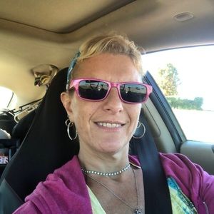 Meet your Posher, Leanne